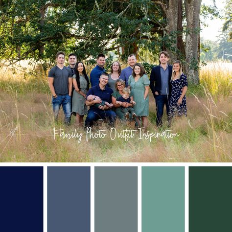 What To Wear: Family Photo Edition Adult Family Photography, Big Family Photo Shoot Ideas, Large Family Photo Shoot Ideas, Picture Color Schemes, Extended Family Pictures, Family Photos What To Wear, Family Photo Colors, Big Family Photos, Extended Family Photos