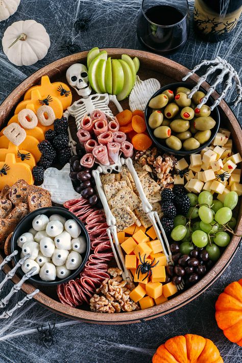 Halloween Charcuterie Board - Eat Yourself Skinny Halloween Breakfast Charcuterie Board, Breakfast Charcuterie Board, Breakfast Charcuterie, Halloween Platter, Halloween Charcuterie Board, Halloween Charcuterie, Halloween Party Appetizers, Halloween Breakfast, Spooky Snacks