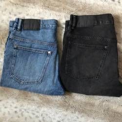 How To Dye Pants Black, How To Dye Jeans Black, Dye Blue Jeans Black, How To Dye Denim, Dye Clothes Black, Black Clothes Dye, Dyeing Denim, Denim Dyeing, Dye Jeans Black