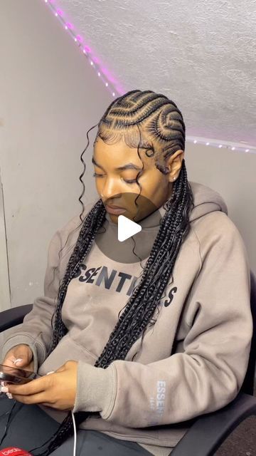 Garfield Heights📍 on Instagram: "more boho curved straight backs😍😍😍😍😍�😍 #freestylestraightbackbraids #trending" Straight Back With Design, Backline Hairstyle Braids, Boho Straight Backs, Cute Straight Back Braids Hairstyles, Straight Back Feed In Braids, Straight Back Styles, Back Braids, Straight Backs, Straight Back Braids