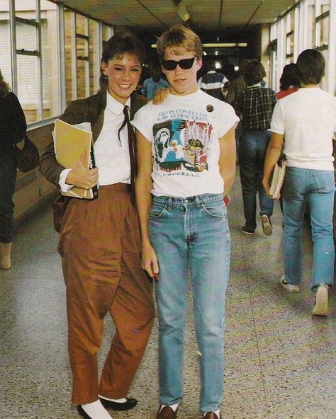 Chasing the ‘80s on Instagram: “And just like that, it’s Monday again.” 1980s Kids Fashion, 80s Fashion Men, 1980 Fashion, 1980s Kids, Kawaii Clothes Goth, High School Fashion, 80s Fashion Trends, 80s Photos, 80’s Fashion