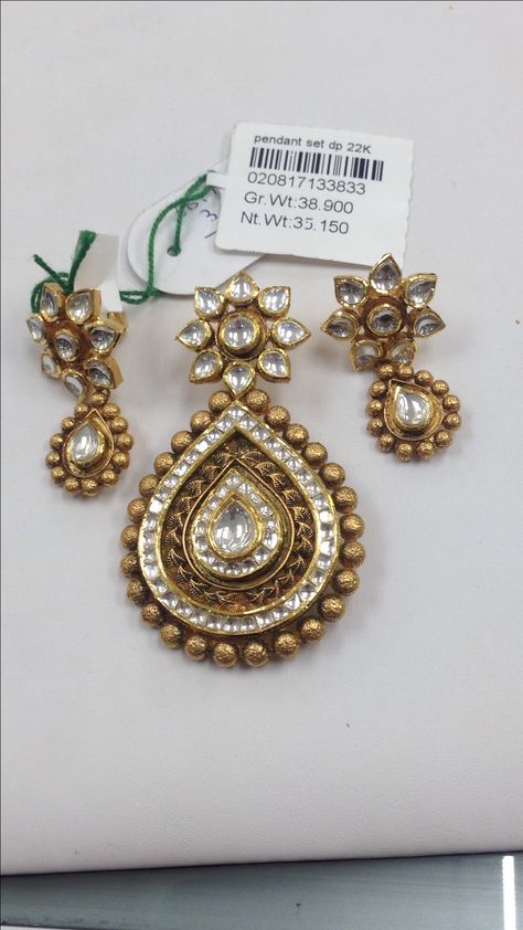 Oxide 22kt gold Kundan Pendent Set, Pendal Set Design In Gold, Zoya Jewellery, Pendal Set, Vintage Indian Jewelry, Gold Magic, 22 Carat Gold Jewellery, Locket Earrings, Pendent Set