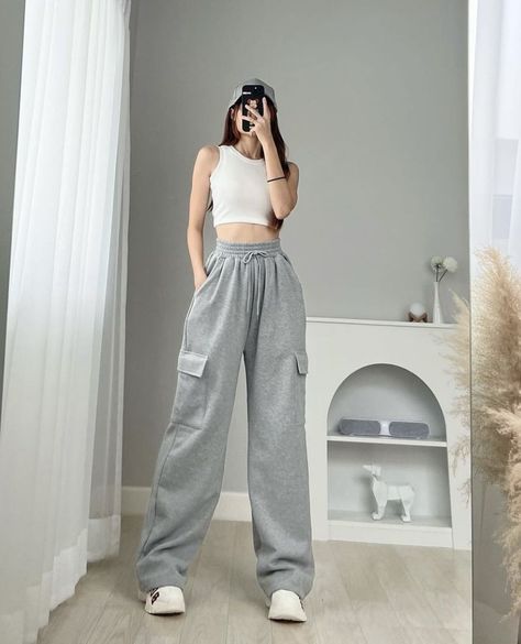 Crop Top And Sweatpants, Neural Pathways, Cargo Pants Outfits, Dance Outfits Practice, Practice Outfits, Normal Clothes, Casual Day Outfits, Pants Outfits, Relaxation Techniques