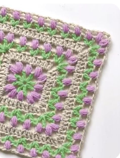 Beautiful Tulips, Crochet Squares Afghan, Granny Square Crochet Patterns Free, Crochet Rug Patterns, Crochet Square Patterns, Granny Squares Pattern, Crochet Motifs, Granny Square Crochet Pattern, Square Patterns