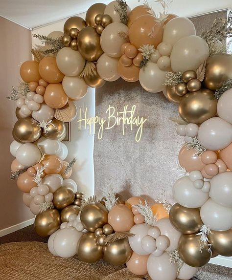 Retro Balloons, Gold Balloon Arch, Festival Wedding Decorations, Golden Birthday Parties, Happy Birthday Decor, Balloon Arch Kit, Party Ballons, Skin White, Event Design Inspiration