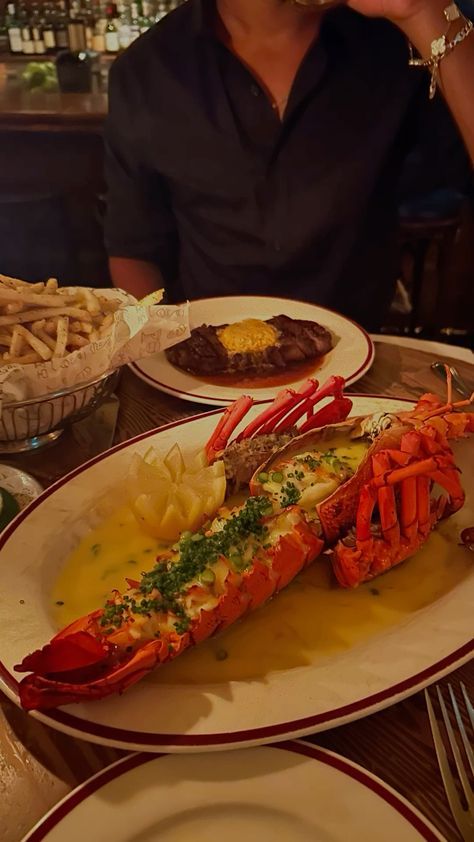 Fancy Dinner At Restaurant, Fancy Food Restaurants, Lobster Dinner Aesthetic, Pasta And Lobster Couple, Dinner Restaurant Snapchat, Steak Dinner Restaurant, Steak Dinner Aesthetic, Luxury Food Dinners, Fancy Steak Dinner