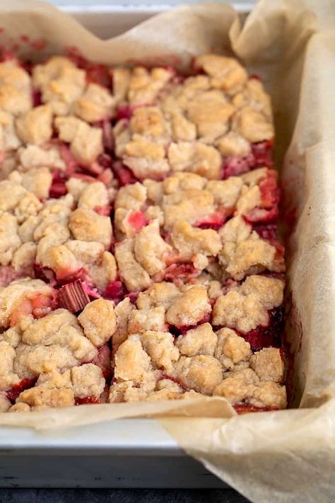 Gluten Free Rhubarb Recipes, Gluten Free Rhubarb Crisp, Gluten Free Rhubarb, German Plum Cake, Oat Slice, Rhubarb Bars, Rhubarb Cobbler, Fresh Fruit Cake, Strawberry Rhubarb Crisp