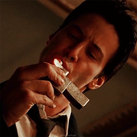 Keanu Constantine, John Constantine Keanu Reeves, Constantine Keanu Reeves, Keanu Reeves Constantine, Morpheus Sandman, Keanu Reeves Young, Constantine Hellblazer, Pretty Gif, Keanu Reeves John Wick