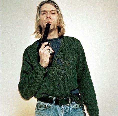 Kurt Cobain Outfit, Montage Of Heck, Kurt Cobain Style, Curco Vein, Donald Cobain, Krist Novoselić, Nirvana Kurt Cobain, Nirvana Kurt, Bubble Guppies