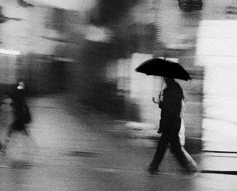 Blurred Man Aesthetic, Black And White Dark Aesthetic, Dark Rain, Umbrella Aesthetic, Black Aesthetic Rain, Raining Dark Aesthetic, Dark Umbrella Aesthetic, The 80s Aesthetic, Rain Black And White