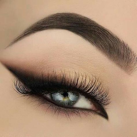 ♢ Pic Profile, Foxy Eyes, Mac Cosmetics Eyeshadow, Natural Eyeliner, Eyebrows Eyelashes, Fox Eyes, Dip Brow, Make Up Inspiration, Perfect Eyeliner