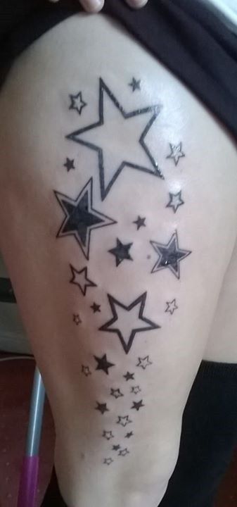 Thigh Star Tattoo, Star Tattoo Thigh, Star Thigh Tattoo, Artistic Tattoos, Body Change, Stars Tattoo, Tattoo Thigh, Star Tattoo, Black And White Stars