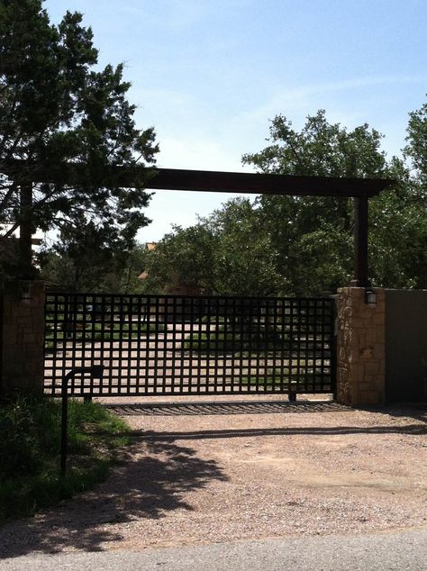 Ranch Entrance Ideas, Ornamental Iron Gates, Entrance Gates Driveway, Electric Driveway Gates, Iron Fence Gate, Arch Gate, Ranch Gates, Metal Garden Gates, Fence Gate Design