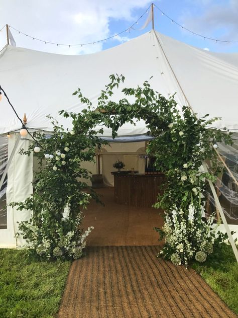 Marquee Wedding Ideas, Marquee Wedding Decoration, Campsite Wedding, Marquee Decoration, Garden Shed Diy, Garden Marquee, Country Weddings, Wedding Tent, Marquee Wedding