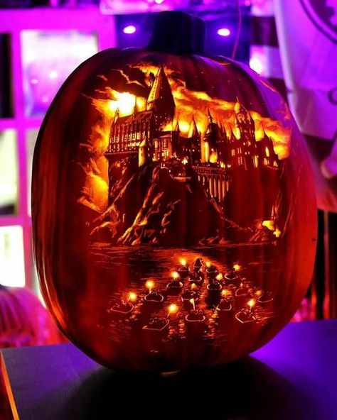 Pumpkin Drawing and Carving Design. Hogwarts Pumpkin Carving, Hogwarts Pumpkin, Pumpkins Stencils, Harry Potter Pumpkin Carving, Harry Potter Pumpkin, Disney Pumpkin Carving, Tall Pumpkin, Halloween Pumpkin Carving Stencils, Pumkin Carving