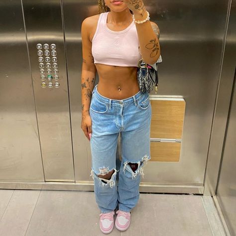 lisa 👼🏽 on Instagram: “some recent elevator fits” Pink Jordan 1 Outfit Women, Pink Jordans Outfit, Jordan 1 Outfit Women Summer, Jordans Outfit Women, Air Jordans Outfit, Lisa Onuoha, Jordan 1 Pink, Air Jordan 1 Outfit Women, Jordan 1 Outfit Women