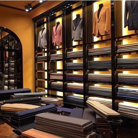 Tailoring Shop Interior Design, Eyewear Shop Design, Design Center Showroom, Fabric Store Design, Gym Design Interior, Store Shelves Design, Retail Store Interior Design, Clothing Store Interior, Clothing Store Design