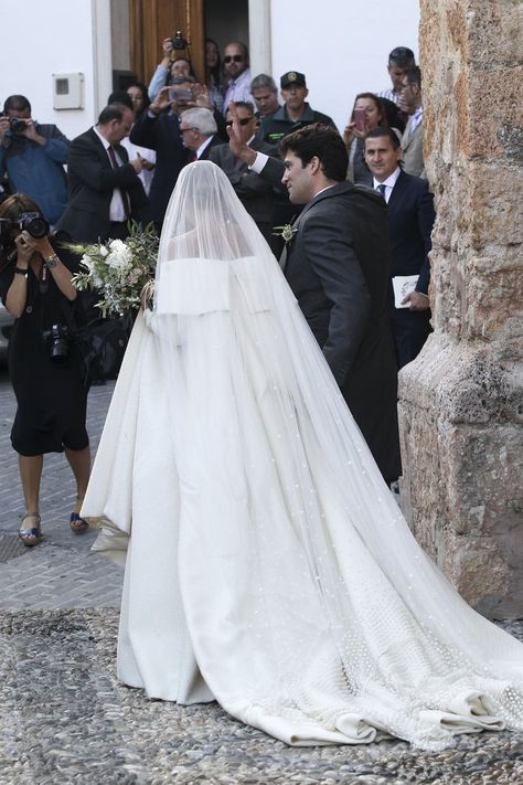 Lady Charlotte Wellesley Wedding Gown | 1 Look at Lady Charlotte Wellesley's Wedding Gown and It Will Invade Your Daydreams For Weeks | POPSUGAR Fashion Photo 6 Lady Charlotte Wellesley, Charlotte Wellesley, Glamorous Wedding Gowns, Wedding Outfits For Family Members, Royal Wedding Gowns, Royal Dresses, Royal Weddings, Glamorous Wedding, Stunning Gowns