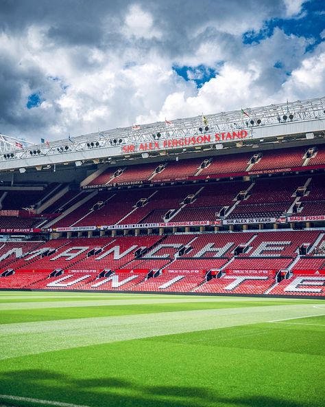 Manchester United Stadium, Sports Centre, British Football, Manchester United Legends, Sports Design Inspiration, Football Stadiums, Man Utd, Old Trafford, Great British