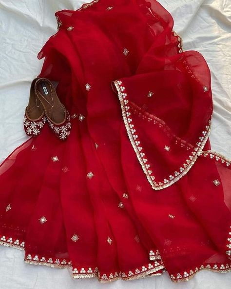 Red Dupatta For Bride, Hot Red Saree Party Wear, Red Organza Saree, Simple Saree Designs, Anarkali Dress Pattern, Fashionable Saree Blouse Designs, Fancy Sarees Party Wear, Traditional Indian Dress, Simple Sarees