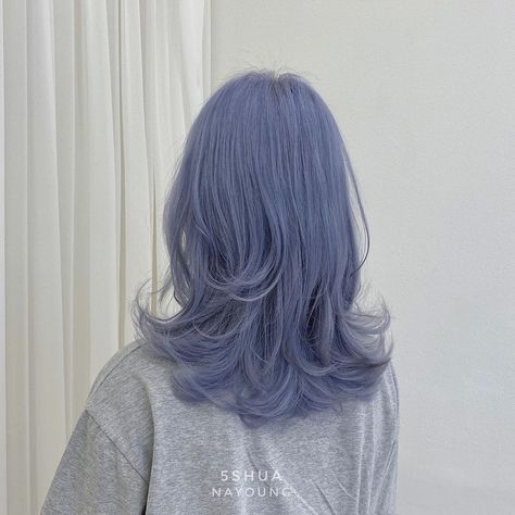 Periwinkle Hair, Dyed Hair Pastel, Light Blue Hair, Korean Hair Color, Hair Color Underneath, Pretty Hair Color, Colorful Hair, Hair Color Blue, Hair Color And Cut