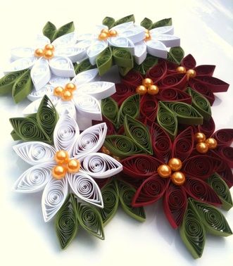 DIY paper poinsettias  I love quilling..something to learn in Jan and make for everyone by Dec!! Arte Quilling, Art Quilling, Quilling Christmas, Paper Quilling Patterns, Folding Origami, Quilled Creations, Quilling Tutorial, 3d Quilling, Origami 3d