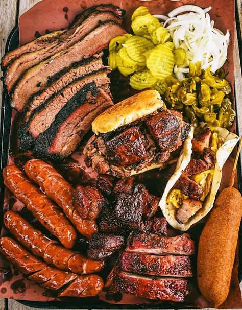 Meat Church, Bbq Platter, Tasty Meat, Steam Recipes, Bbq Seasoning, Fire Cooking, Retro Recipes, Camping Food, Pork Ribs