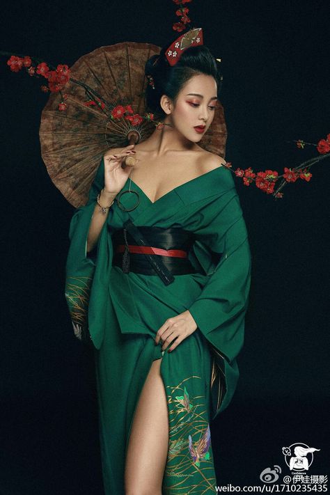 ♦ℬїт¢ℌαℓї¢їøυ﹩♦ Furisode Kimono, Japanese Dress, Kendo, Chinese Dress, Asian Style, Asian Fashion, Traditional Dresses, Traditional Outfits, Asian Beauty