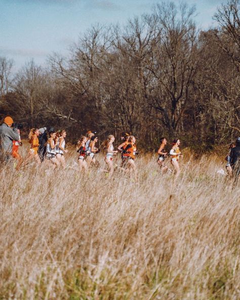 Fall Cross Country, Cross Country Running Aesthetic, Cross Country Aesthetic, Xc Running, Speed Demon, Country Aesthetic, 2024 Goals, Running Race, Cross Country Running