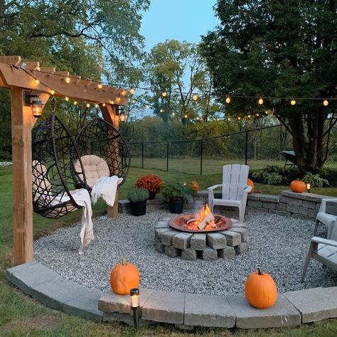 Christmas Patio, Lights Patio, Fire Pit Landscaping, Backyard Inspiration, Backyard Fire, Outdoor Decor Backyard, Fire Pit Backyard, Budget Diy, Backyard Makeover