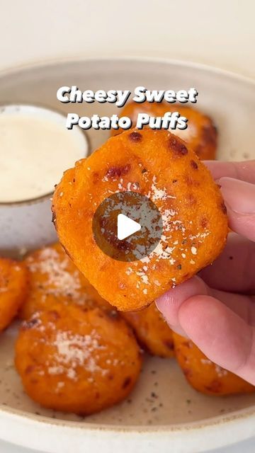 Idris Doosi on Instagram: "3 ingredient healthy air fried sweet potato puffs. Are they legit? 🤔   Instructions & Ingredients ⬇️ Pierce a sweet potato with a fork Microwave for ~ 5 minutes Gut the sweet potato  In a bowl mix ⬇️ 300g sweet potato filling 42g reduced fat mozzarella 30g corn starch (optional) 1/4 tsp salt (optional) 1/4 tsp paprika  Freeze for 30 minutes and then cut into nuggets Air fry 400 degrees for ~15 minutes (give or take)  #sweetpotato #puffs #foodhack #cheesy #mealprep #easyrecipe #macrofriendly #takeout #airfryer #caloriedeficit #food #healthy #recipe #easyrecipe #weightloss #fatloss #lowcalorie #highprotein #gym #fitness #nutrition #doosi #doosifit" Cheesy Sweet Potato Puffs, Sweet Potato Air Fryer Recipes, Sweet Potato Recipes Air Fryer, Sweet Potatoes In Air Fryer, Sweet Potato Puffs, Sweet Potato Filling, Fried Sweet Potato, Sweet Potato Bites, Potato Cheese Balls