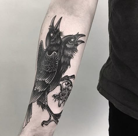 2 Headed Crow Tattoo, Two Headed Raven Tattoo, Crow Sleeve Tattoo, Crow Tattoos, Raven Tattoos, Tattoo Ideas For Guys, Crow Tattoo Design, Tatuagem Masculina Pequena, Rose Tattoo Sleeve