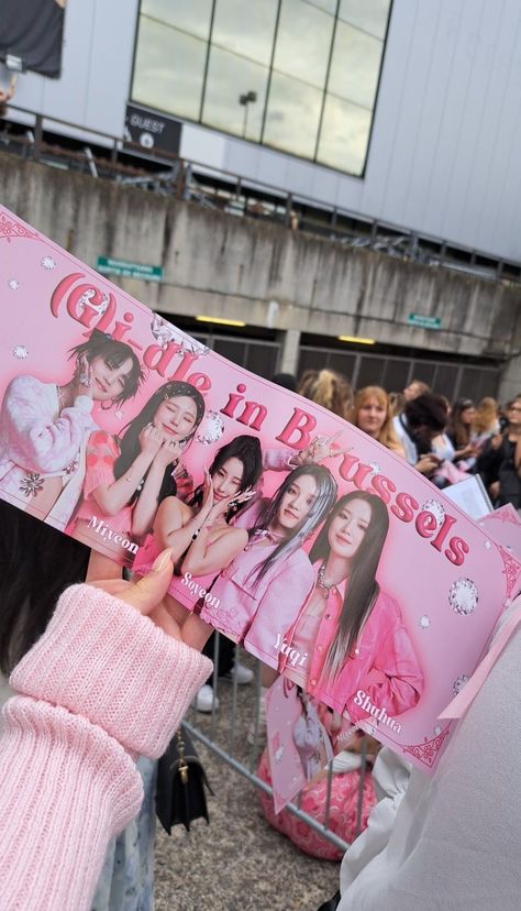 {Pink, concert, banner, Brussels, Gidle} Concert Banner Design, Kpop Banner Concert, Gidle Banner, Concert Essentials, Concert Banner, Kpop Banner, Concert Signs, Fan Decor, Pink Concert