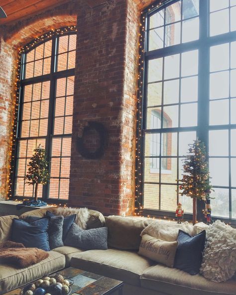 Cozy loft style apartment - christmas decor. Exposed brick wall with tall ceilings and stained concrete floors. Old cotton mill. Cozy Apartment Decor, Loft Style Apartments, Loft Style Apartment, Apartment Decorating Living, Cozy Loft, Christmas Decorations Apartment, Apartment Loft, Loft Stil, Christmas Apartment