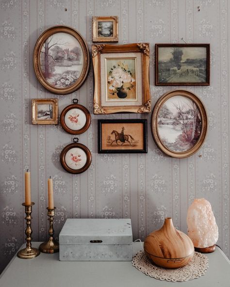 Farmhouse Wall Decor Ideas - Wilson Homestead Salons Cottage, Farmhouse Wall Decor Ideas, Sala Vintage, Living Room Decor Rustic, Interior Vintage, Wall Decor Ideas, Gallery Design, Rustic Living, Rustic Living Room