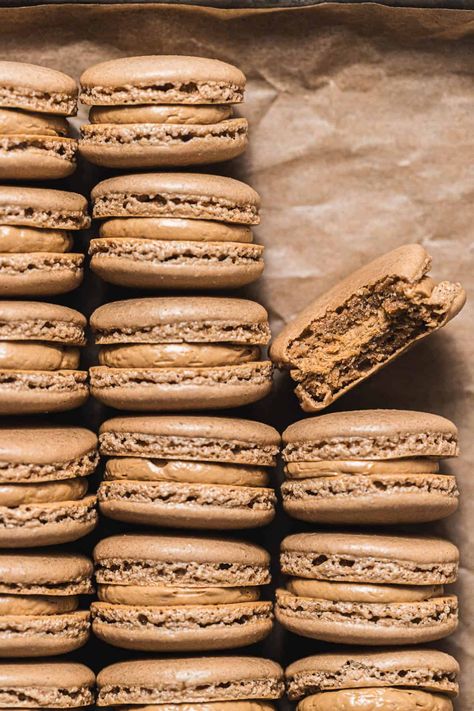 Chocolate Coffee Macarons, Fall Macarons, Coffee Macaroons, Coffee Macarons, French Macaroon Recipes, Bake Ideas, Macaron Recipes, French Buttercream, Bridesmaid Brunch