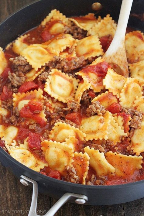 Italian Sausage Skillet, Cheesy Ravioli, Sausage Skillet, Resep Pasta, Italian Comfort Food, Ravioli Recipe, Yummy Comfort Food, Sausage Recipes, Italian Dishes