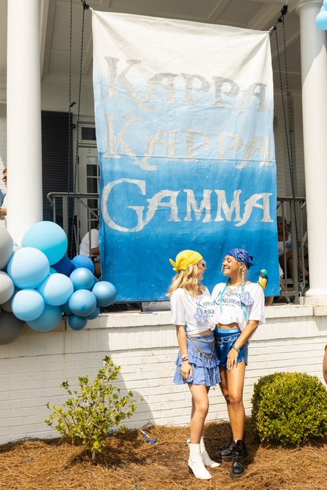 Bid Day Outfits, Bid Day Ideas, Sorority Work Week, Sorority Graphics, Homecoming Themes, Tri Delt, Recruitment Sorority, Sorority Shirt Designs, Bid Day Shirts