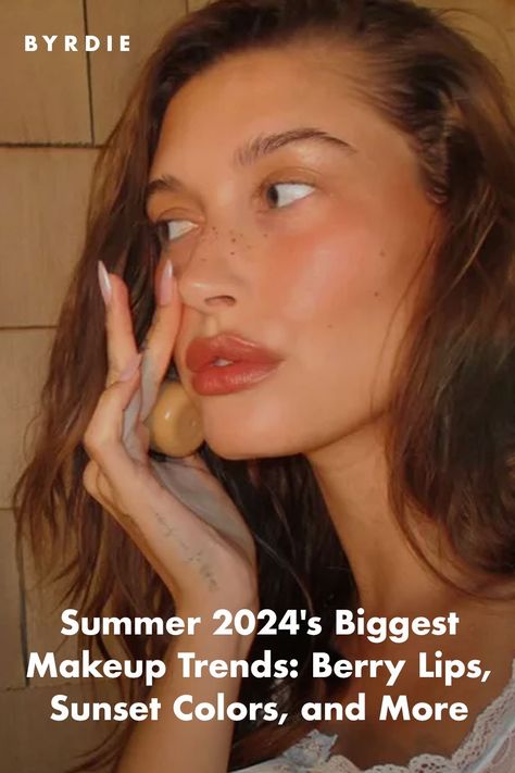 Summer 2024's 8 Biggest Makeup Trends: Berry Lips, Sunset Colors, and More Make Up Summer 2024, Summer 2024 Makeup Trends, Spring Warm Makeup, Summer Makeup 2024, Makeup Trends 2024, Summer Glow Makeup, Goth Makeup Looks, Sunkissed Makeup, Summer Eye Makeup