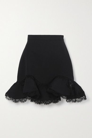 Alexander McQueen - Ruffled Lace-trimmed Wool-blend Mini Skirt - Black Skirt And Sneakers Outfit, How To Wear A Bodysuit, Bodysuit With Skirt, Rok Mini, Alexander Mcqueen Clothing, Gaun Fashion, Rock Outfit, Outfit Jeans, Mode Inspo