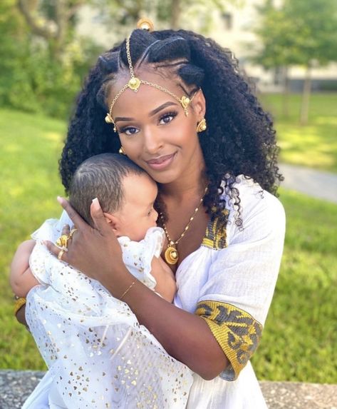 #eritrea #eritreanwoman #habesha #gold #godmother IG: @sishita Habesha Gold, Eritrean Women, Countries In Africa, Ethiopian Dress, West East, African Proverb, African History, South Asia, African Beauty