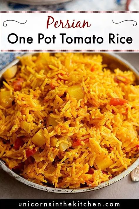 A classic Persian recipe, this vegan one pot tomato rice recipe is perfect for a quick weeknight dinner. It's easy, quick and so delicious! You can also serve it as a side dish with any kind of protein. Persian Food Iranian Cuisine, One Pot Rice Meals, Rice Recipes Vegan, Persian Rice, Rice Side Dish Recipes, Iranian Recipes, Easy Rice, Tomato Rice, Arroz Frito