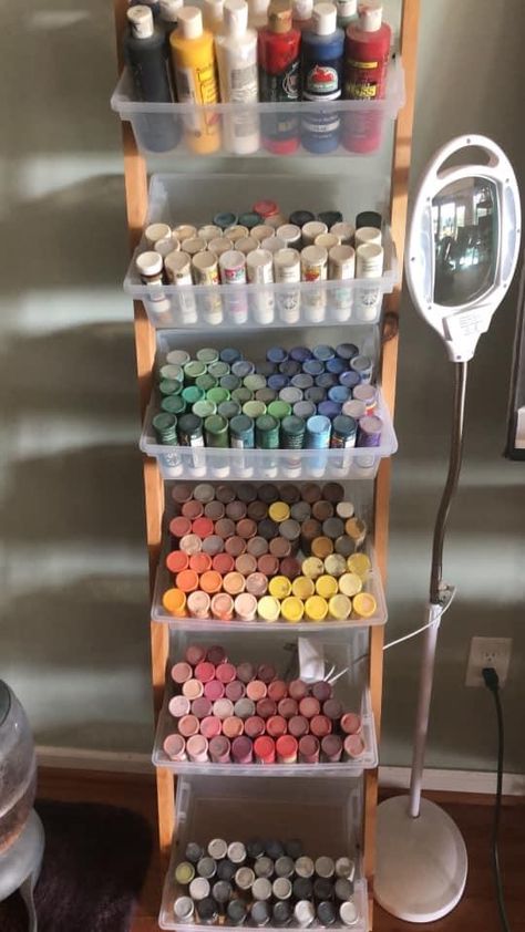 Ways To Store Art Supplies, Art Corner Adult, Art Space Setup, Diy Art Studio Organization, How To Store Paint Brushes, Organized Art Room, How To Store Paintings, Art Room Must Haves, Art Room Set Up