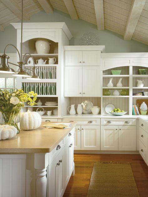 Clean and organized! Gorgeous kitchen! { this is one way to get more storage with a vaulted ceiling - stagger the cabinet height... } Thomasville Cabinetry, Kitchen Cabinets To Ceiling, Cabinets To Ceiling, Above Kitchen Cabinets, Traditional Kitchen Design, Kitchen Ceiling Lights, Gorgeous Kitchens, Traditional Kitchen, White Cabinets