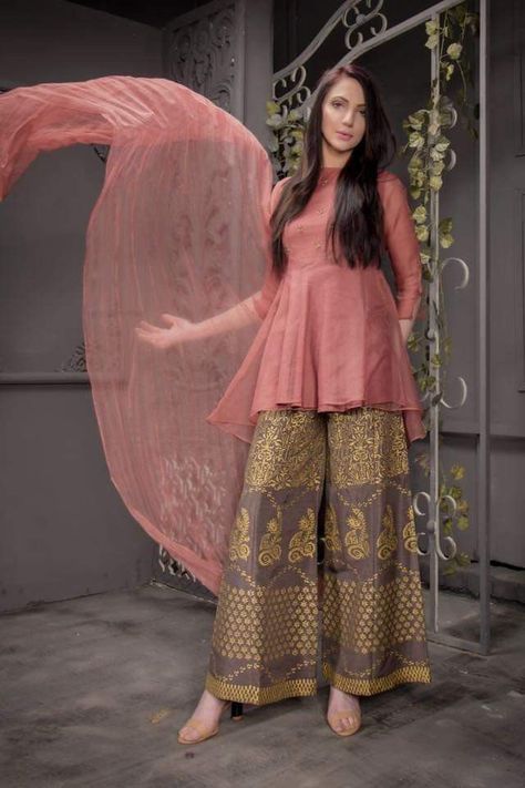 Nikkah Dress, Frock Fashion, Pakistani Fashion Casual, Pakistani Dresses Casual, Pakistani Fashion Party Wear, Hippy Chic, Salwar Kamiz, Designer Kurtis, Kurti Designs Party Wear