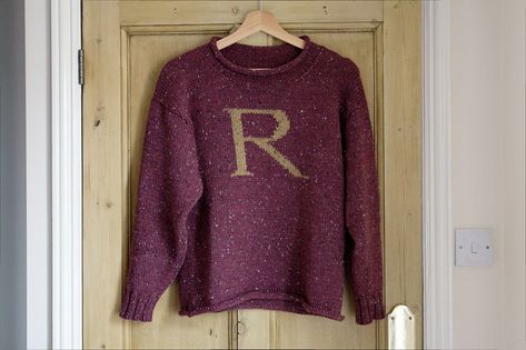 Finished: a Weasley Jumper Harry Potter Sweater Pattern, Ron Weasley Jumper, Weasley Sweater Pattern, Weasley Jumper, Harry Potter Jumper, Ron Weasley Sweater, Mrs Weasley, Ron Weasley Aesthetic, Harry Potter Letter