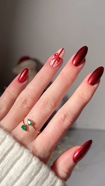 Red Amber Nails, Red Chrome Nails With Design, Red Nail For Christmas, Red On Red Nails, Red Crome Nails Design, Chrome Red Nails Christmas, Chrome Red Christmas Nails, Red Christmas Nail Art, Christmas Nails Red Chrome