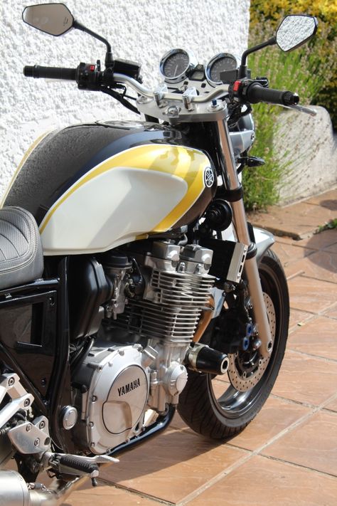 Yamaha Xjr 1300, Cb750 Cafe, Cb750 Cafe Racer, Interceptor 650, Yamaha Xjr, Xjr 1300, Moto Scrambler, Motorcycle Ideas, Custom Ideas