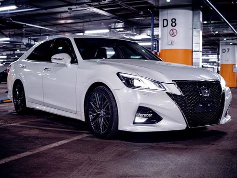 Crown Toyota, Crown Car, Japanese Luxury, Cars Jeep, Toyota Crown, Dream Cars Jeep, Lexus Cars, Design Aesthetic, New Car