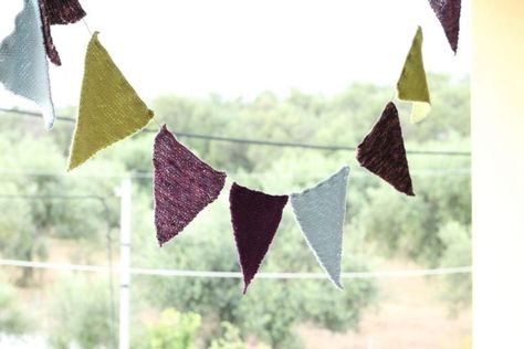 Stocking Stitch Knitting, Crochet Triangles, Knitted Bunting, Bunting Tutorial, Tea Cosy Pattern, Tea Cosy Knitting Pattern, Bunting Pattern, Free Knitting Patterns For Women, Blanket Squares